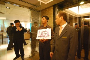 The Cambodian Tourism and Service Workers Federation (CTSWF), supported by more than 15 Hong Kong groups staged a protest at the door of the Annual General Meeting of NagaCorp (3918.HK) in Hong Kong on 18 May 2008.