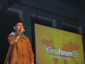 Speech of Henry Saragih, general coordinator of Via Campesina at the opening session of Klimaforum
